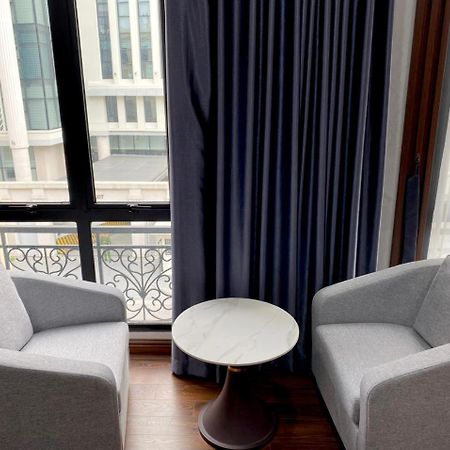 NguyẽN QuyèN Hotel Ανόι Εξωτερικό φωτογραφία