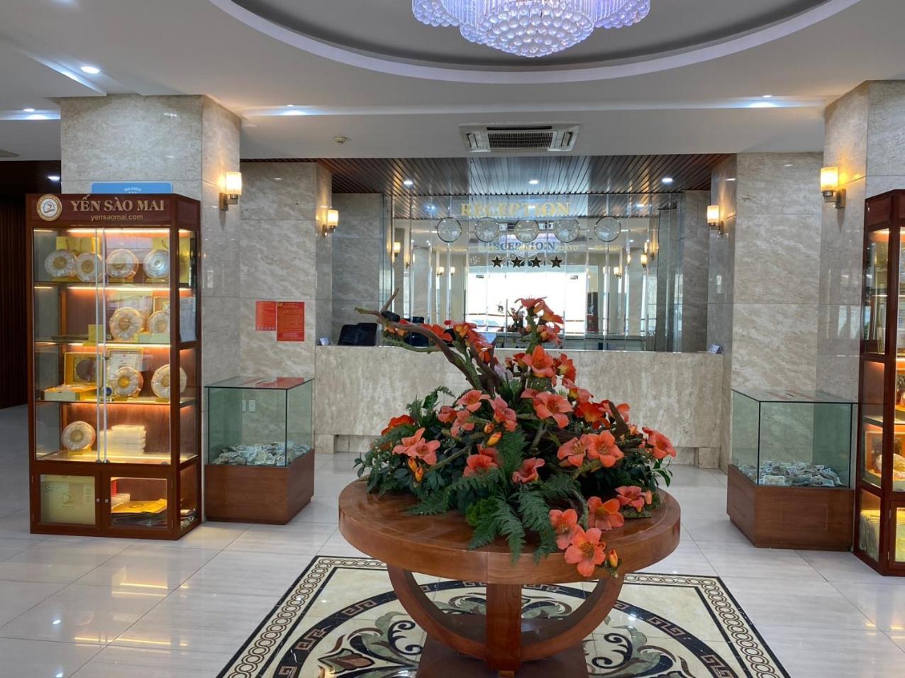 NguyẽN QuyèN Hotel Ανόι Εξωτερικό φωτογραφία